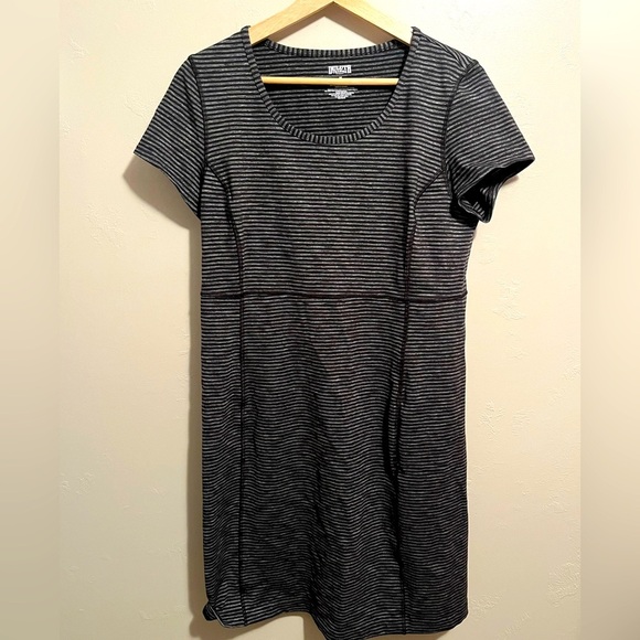 Duluth Trading Co. Women's NoGA Classic Short Sleeve Dress - Picture 1 of 12